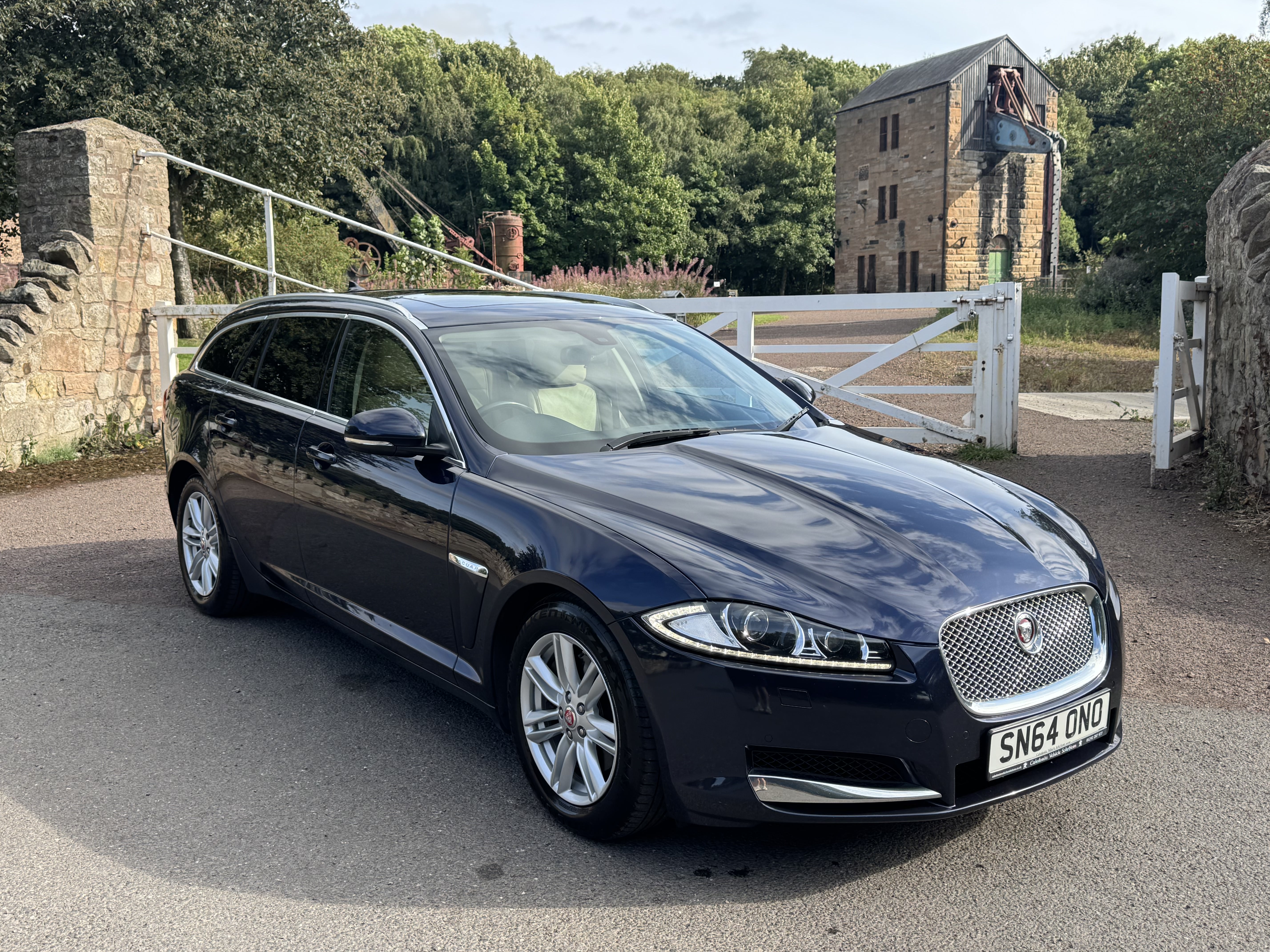 2014 Jaguar XF