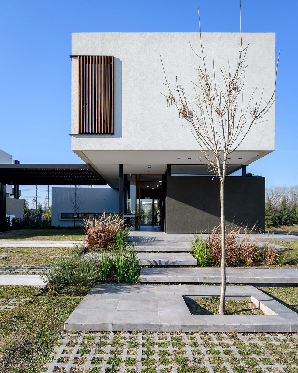 Cantilevered Design, Elegance and Efficiency