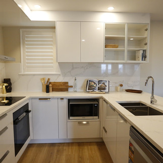 A beautiful white kitchen & cabinetry