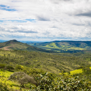 Campos e montanhas do Caminhos do Cerrado no inverno