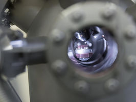 Scientists explain the paradox of quantum forces in nanodevices