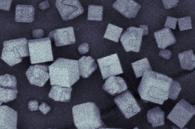 The ‘fully grown’ copper oxide nanocubes examined under the electron microscope
