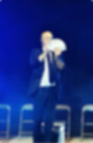 Xavier châtel, magie de scène, spectacle de magie, tour de carte, 06, 836