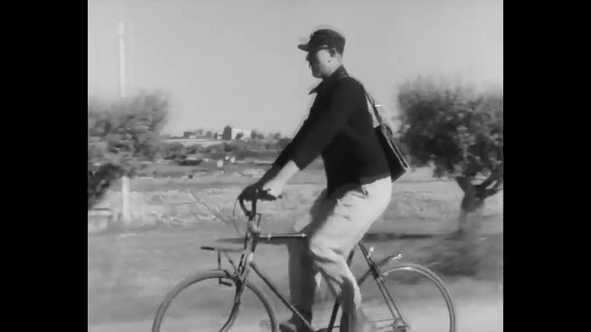 Saint Germain Classic - Facteur courrier.gif