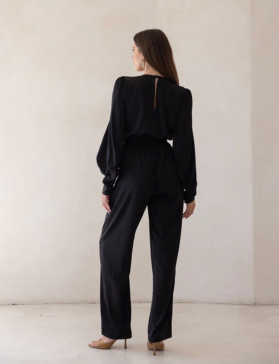 תמונה ממוזערת: אוברול סאטן לאירוע