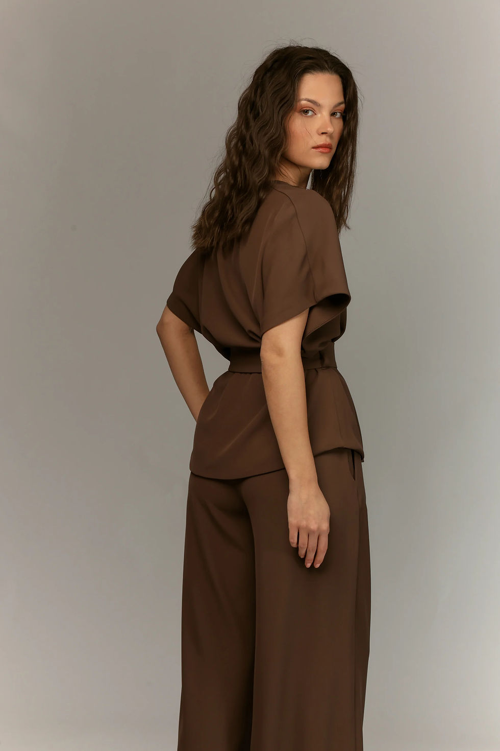 תמונה ממוזערת: חליפת קימונו לבנה