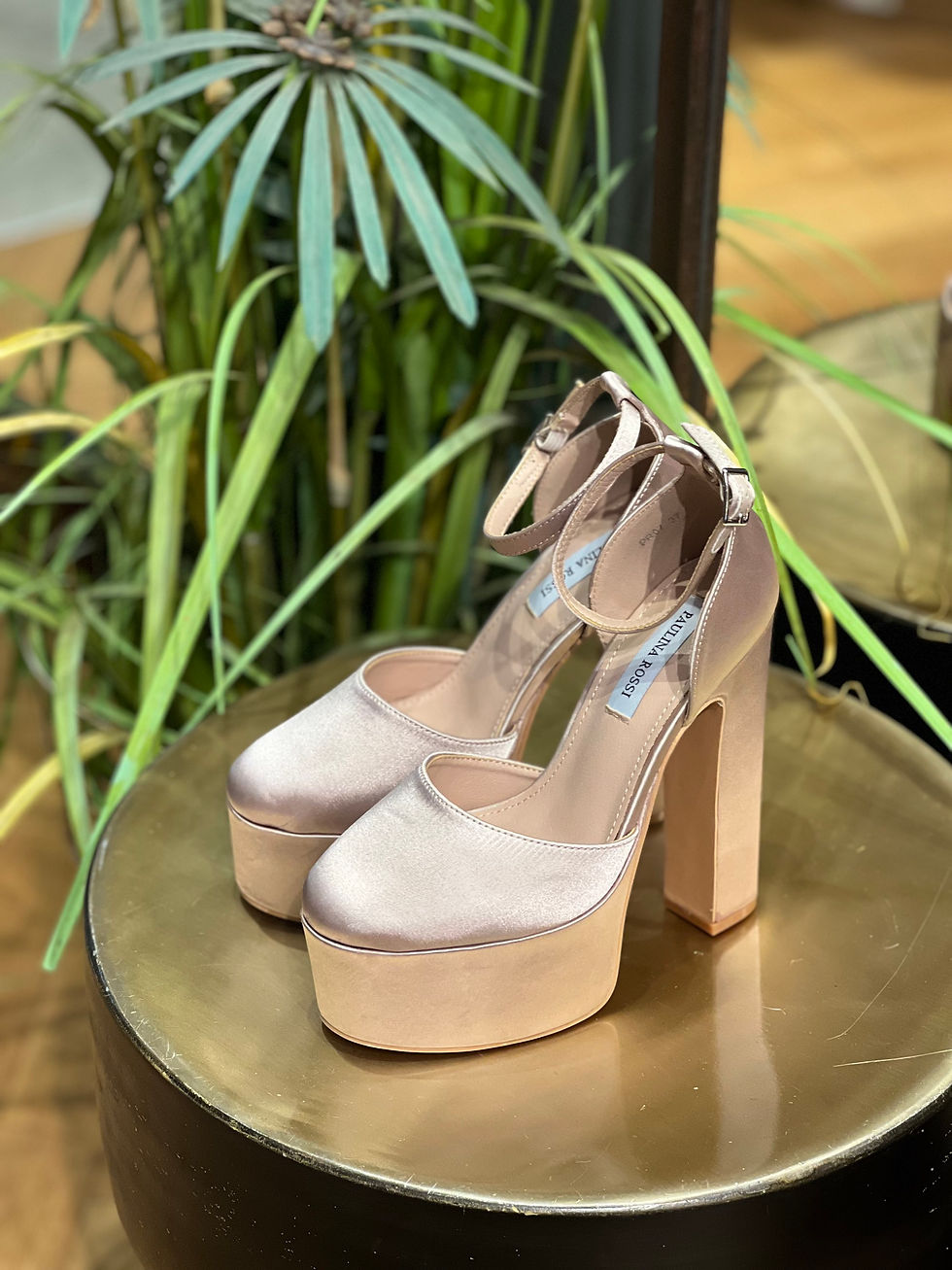 תמונה ממוזערת: סנדלי עקב לערב