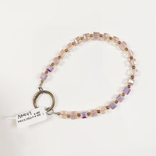 ピース AB0047ピンクスクエアビーズスマホチェーン | NeoChicGlowGirl