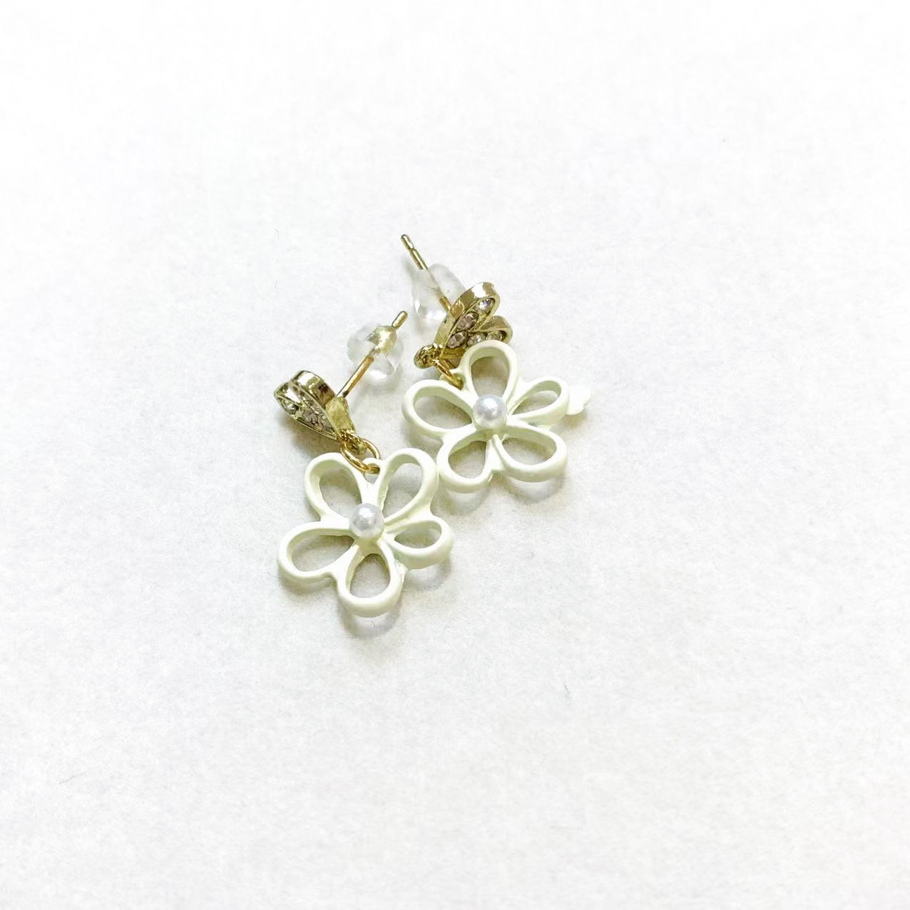 P045パールフラワーイヤリング