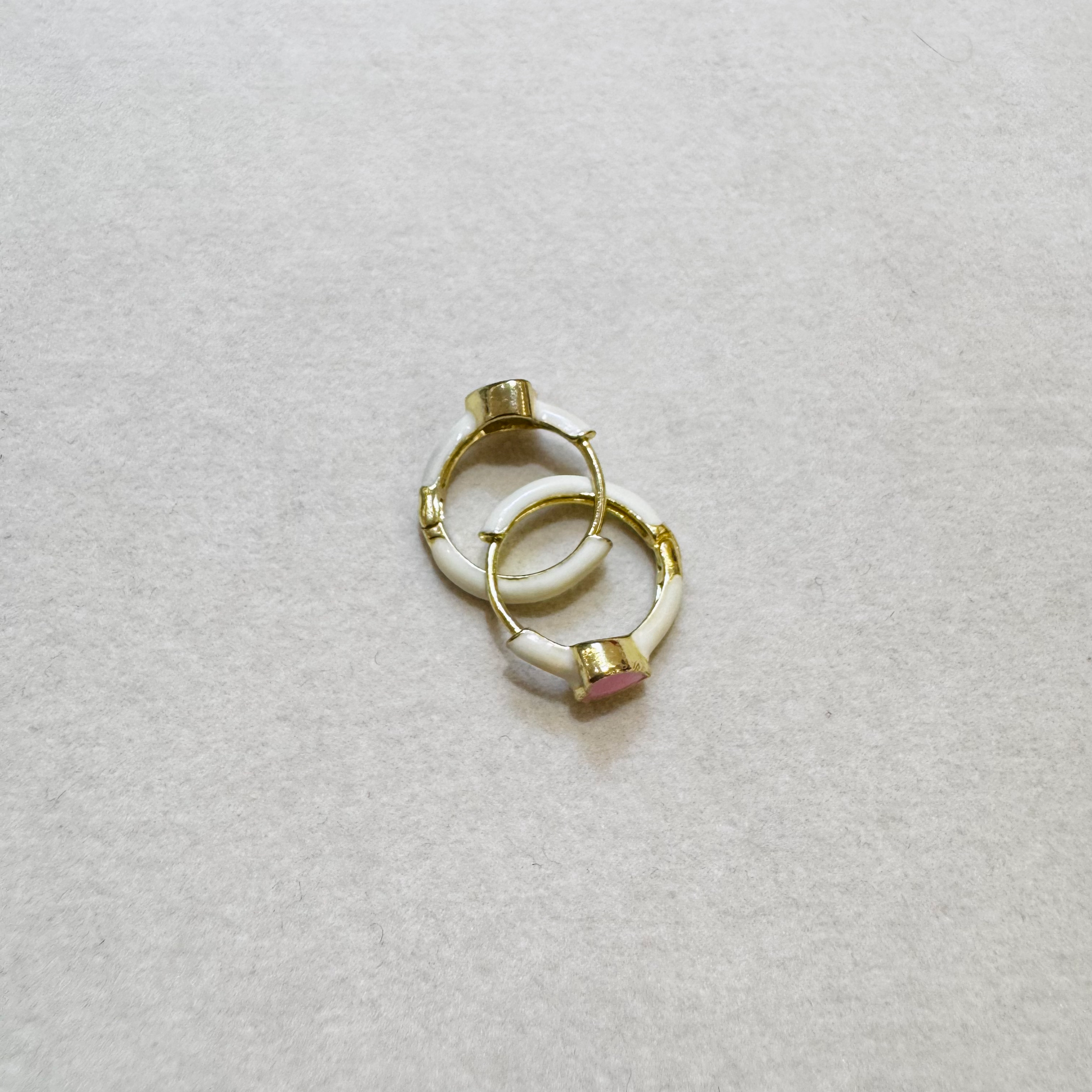 P115ホワイトゴールドフープピアス