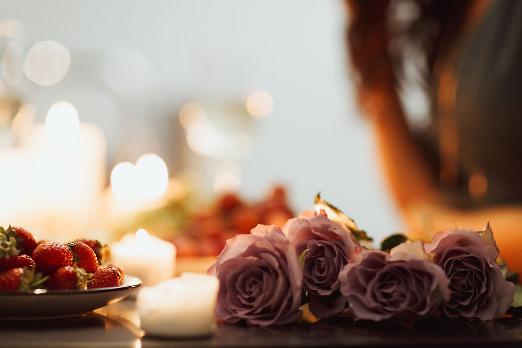 close-up-beautiful-violet-roses-laying-t