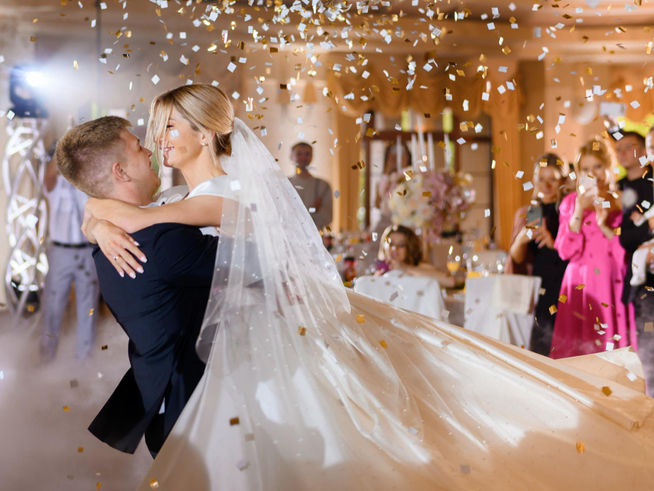 Why It’s So Easy to Get Married in Las Vegas