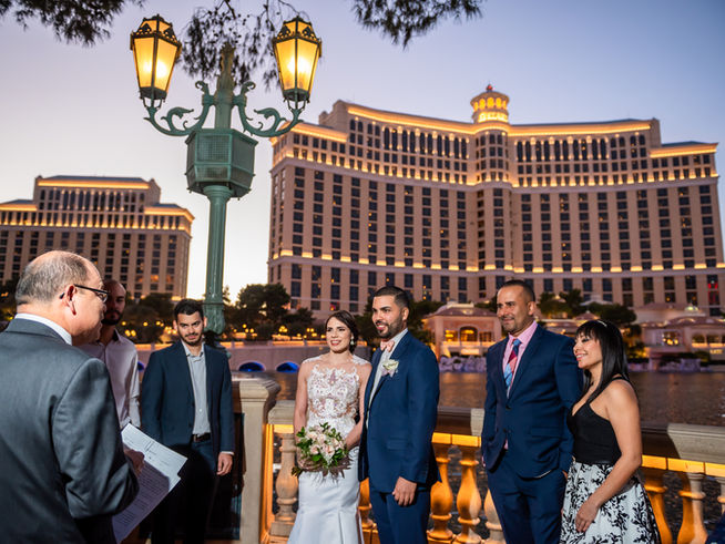 Oficiante de bodas en español en Las Vegas