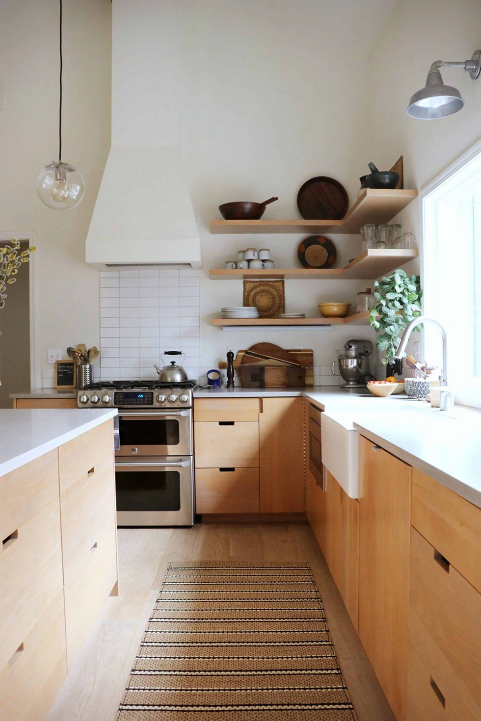 All Wood Kitchen Cabinets - Should You Hop on The Trend?