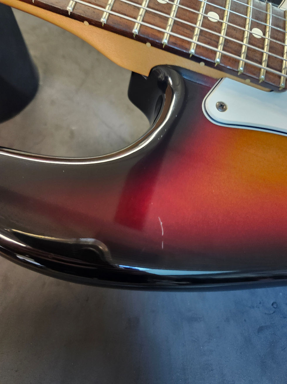Thumbnail: Used 1998 Fender American Standard Stratocaster Hardtail 3-Color Sunburst w/Case