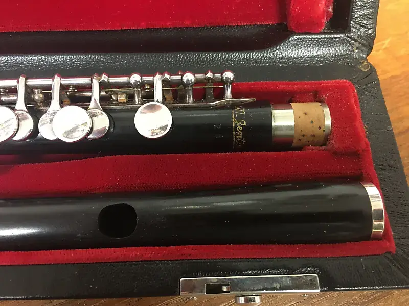 Thumbnail: Professional piccolo from the Roy Seaman workshop, "M. Zentner" model.