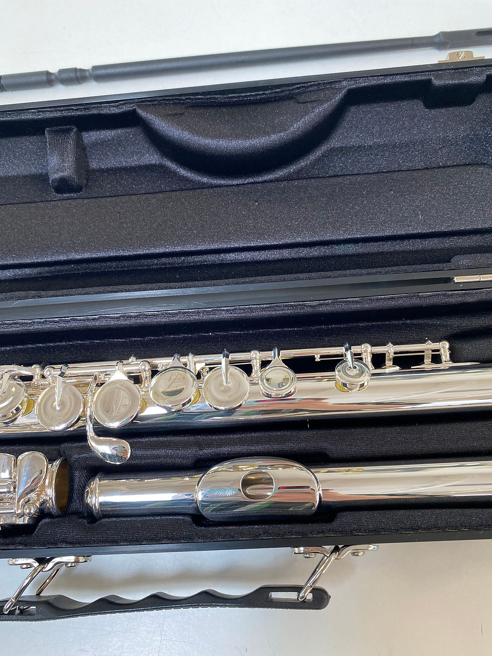 Thumbnail: Mint Open Box Pearl Belsona PF200 Student Flute; with Case, Cleaning Rod
