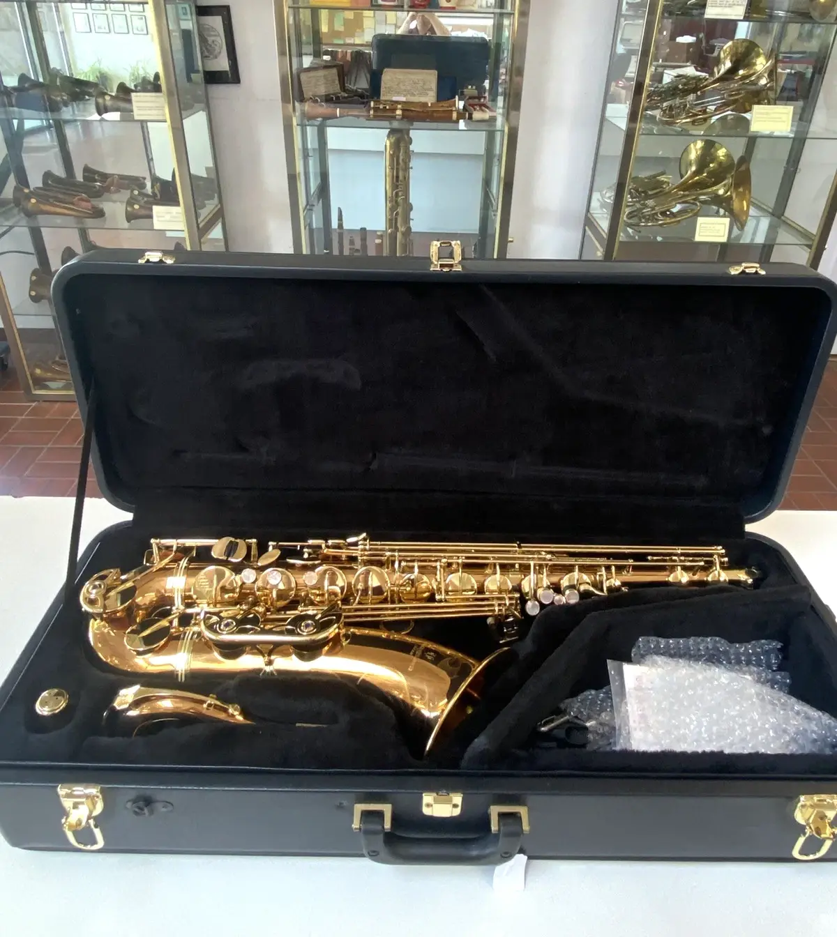 Extra Clean Used Yanagisawa model T-902 Tenor Saxophone; with Case, Mouthpiece