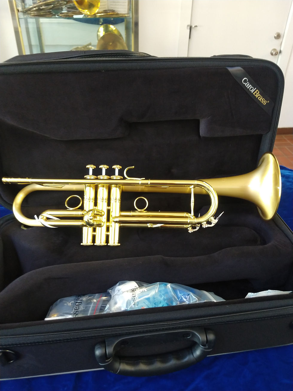 Thumbnail: New Carol Brass CTR-5000L-YLT-Bb-SLB Professional Bb Trumpet Satin Lacquer Bell