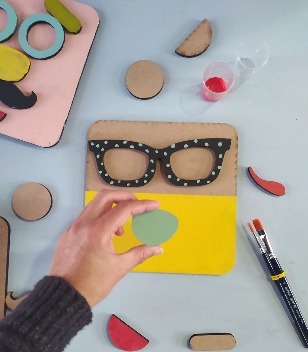 תמונה ממוזערת: ערכת יצירה - זוג מסיכות קיר