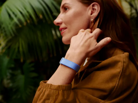 Google’s taking a big swing at AI health with the Fitbit Air 