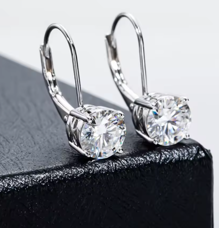 Classic Round Moissanite Earrings | أقراط موزنايت دائرية كلاسيكية | EW186