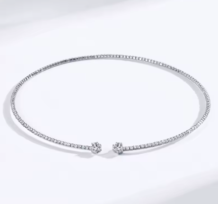 طوق نسائي مرصع بالماس، تصميم أنيق مع لمسة فاخرة، Diama Luxury.