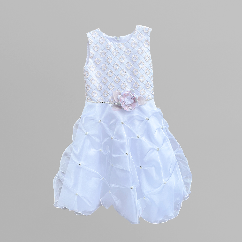 White ceremony dress with tulle skirt with appliqués