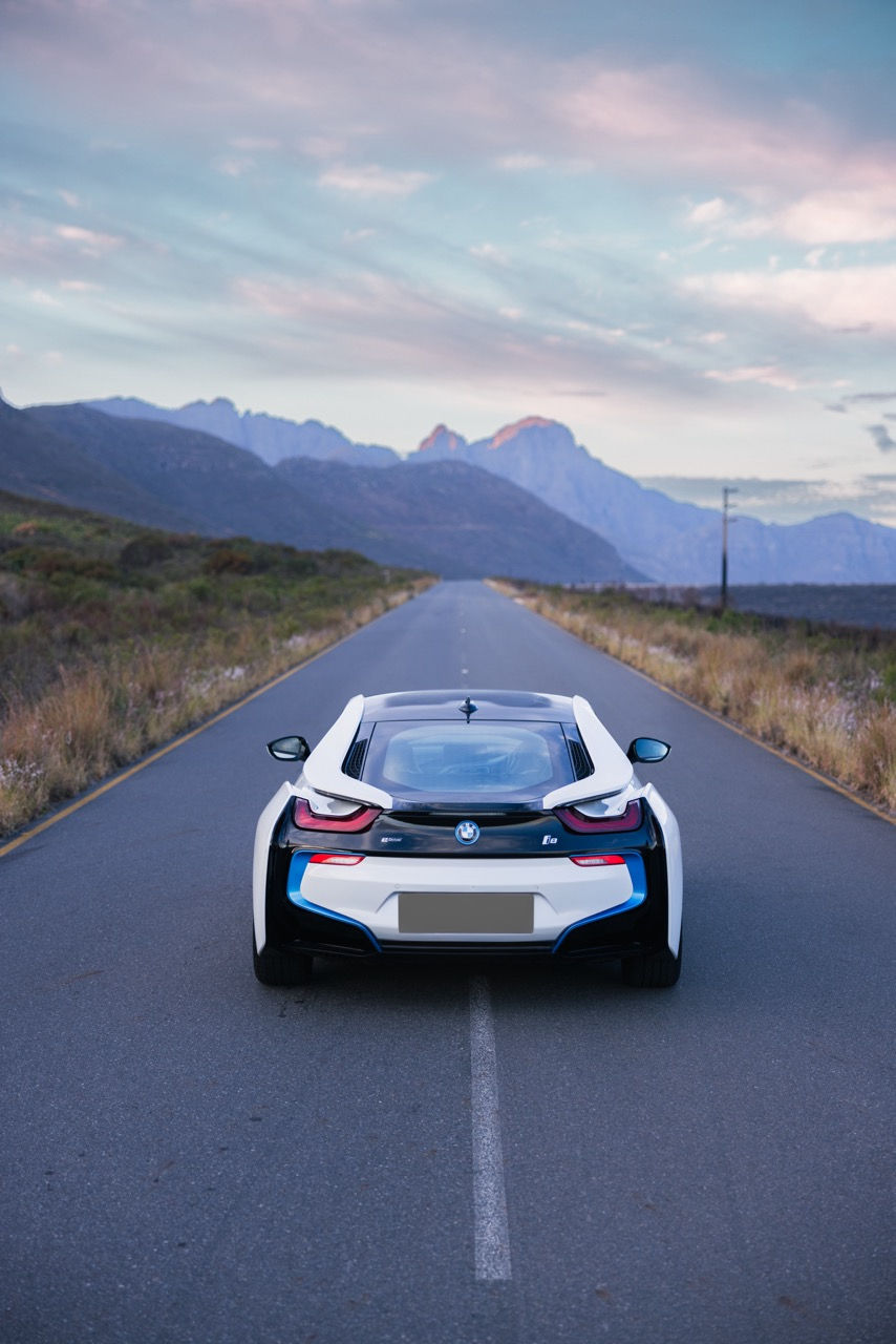 Thumbnail: BMW i8 (White)