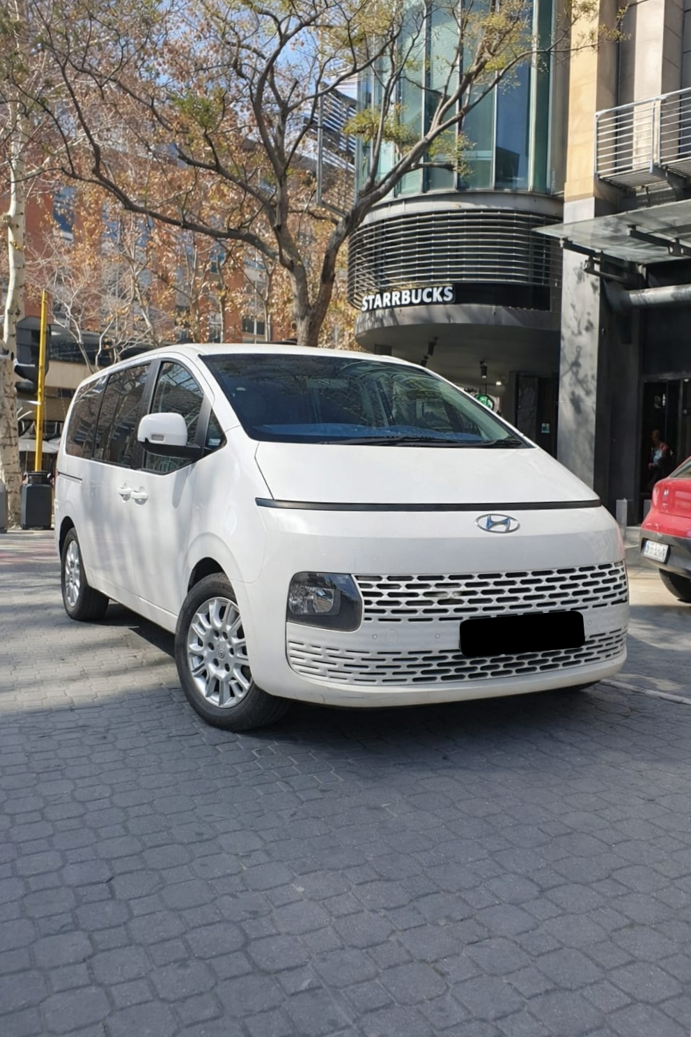 Hyundai Staria 2.2 Diesel (White)