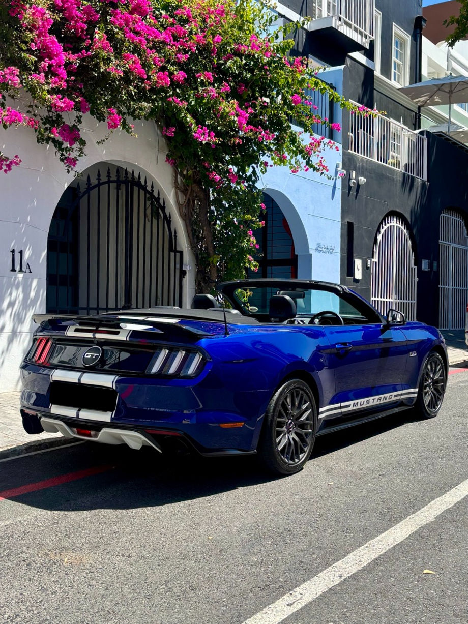 Thumbnail: Ford Mustang 5.0 GT Convertible (Blue)