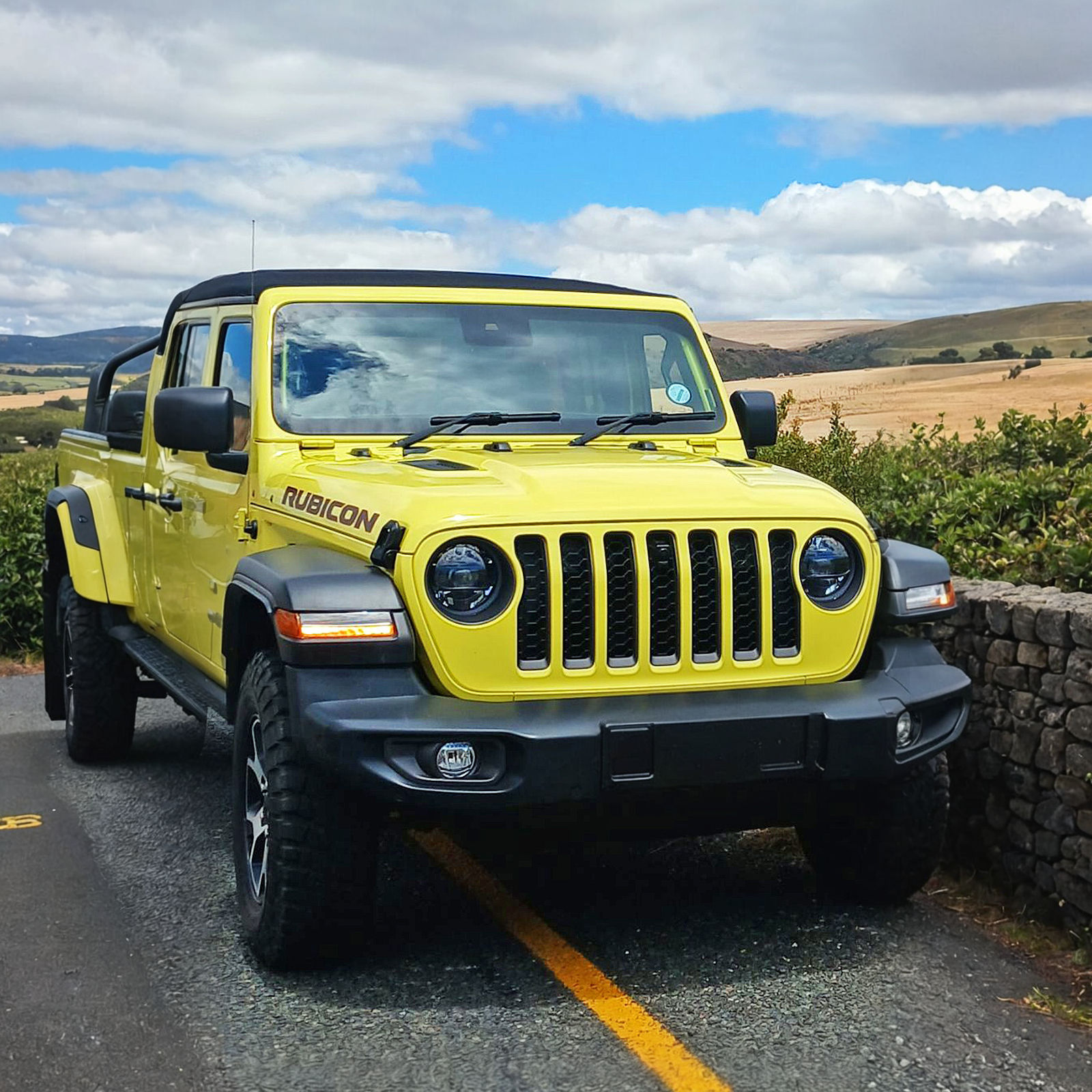Jeep Wrangler Rubicon 3.8L V6 4-dr (Yellow)