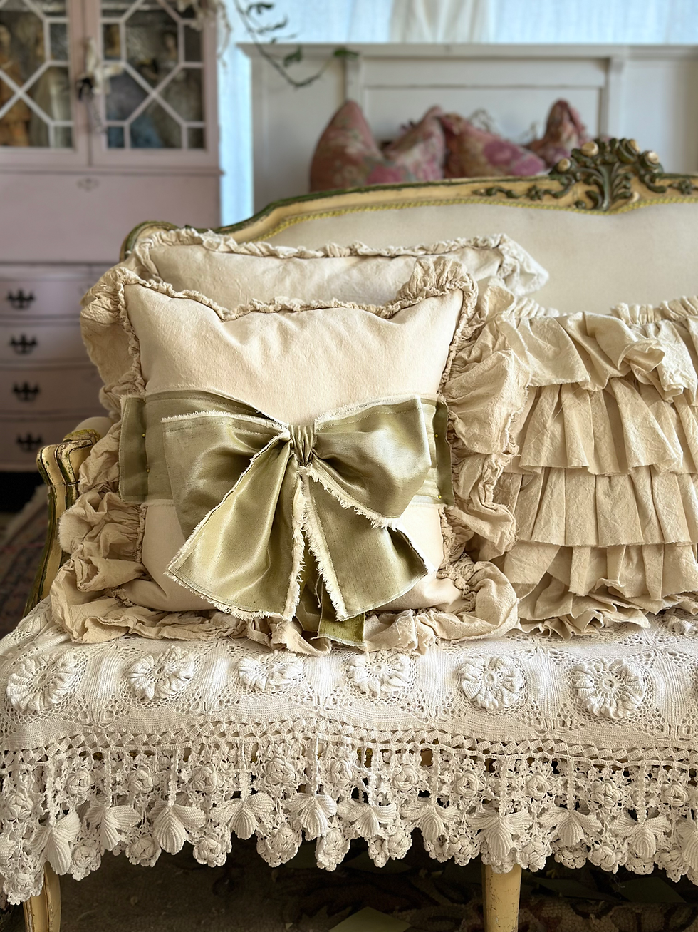 1 Bow Pillow slip green bow