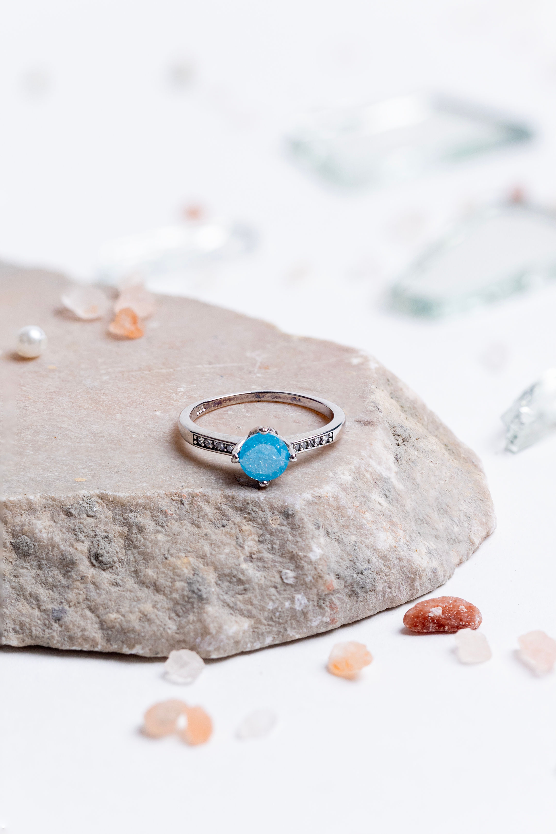AZURE WHSIPER RING