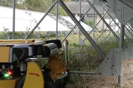 Exceptional maneuverability -> no need to use brush cutters