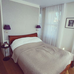 1st_masterbedroom-3