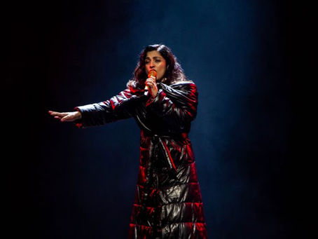 Mon Laferte fue un ciclón en escena