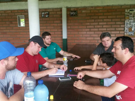 Dirigentes do Departamento de Futebol da Sociedade Desportiva União se reuniram no Estádio da Colina