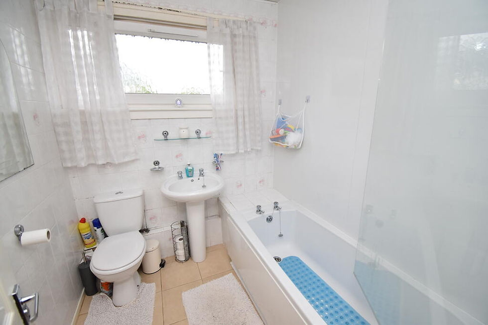 Thumbnail: Leander Crescent, Renfrew