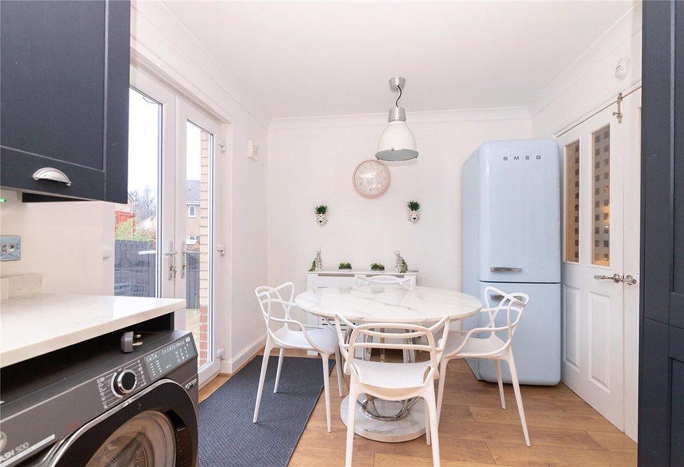 Thumbnail: Alloway Crescent, Paisley