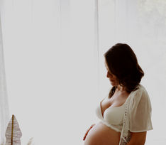 Portrait naturel d'une femme enceinte