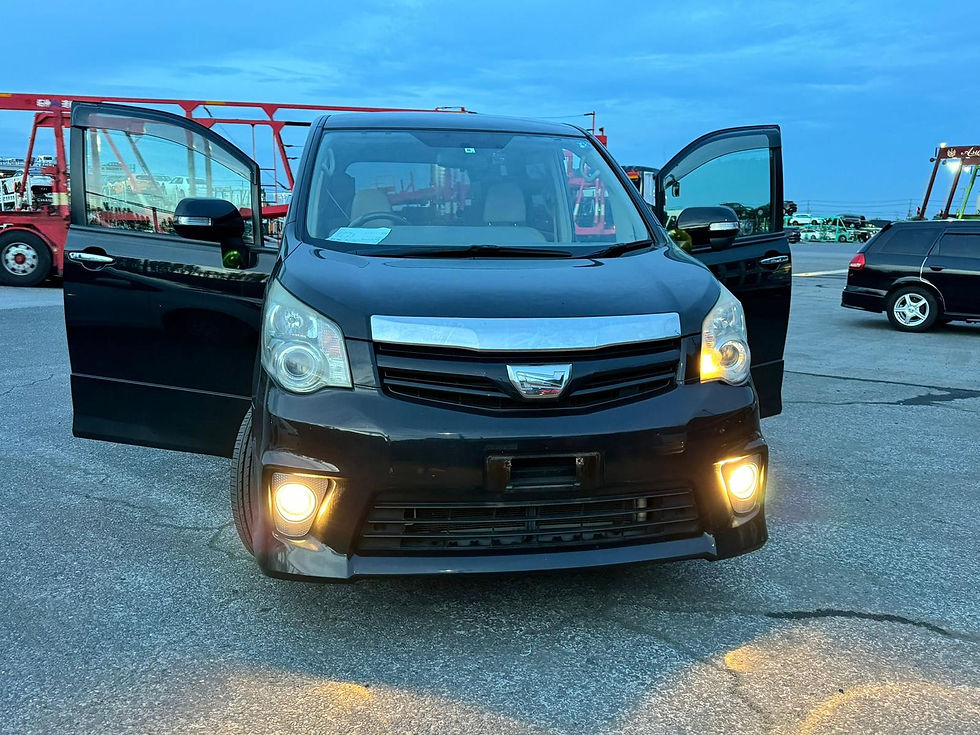 Toyota NOAH SI