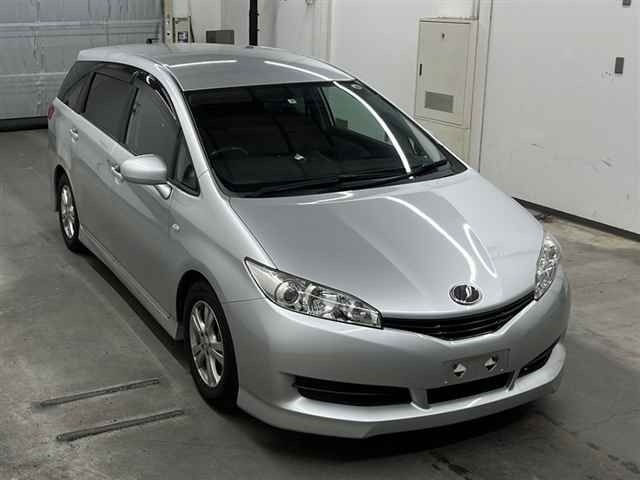 Toyota Wish Silver