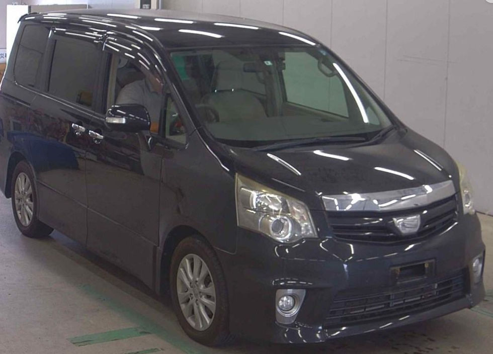 Toyota NOAH SI