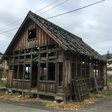 過去の解体工事写真集 建物の一部又は全体の印象をAIによる画像処理を施しています