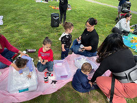 Outdoor Mommy & Me Class Photo