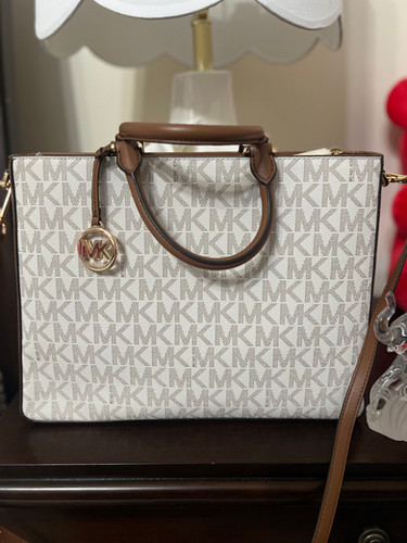 Michael Kors  マイケルコース　CASSIE LG SATCHEL Michael Kors マイケルコース CASSIE LG SATCHEL New Michael Kors