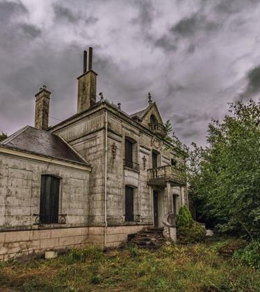 Mansão Francesa de 1998 - VENDIDA