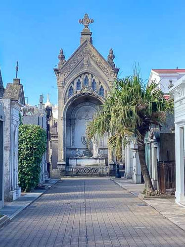 Os Encantados do Cemitério da Recoleta