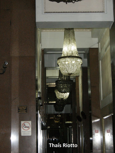 O primeiro arranha-céu da cidade de São Paulo & seus Fantasmas